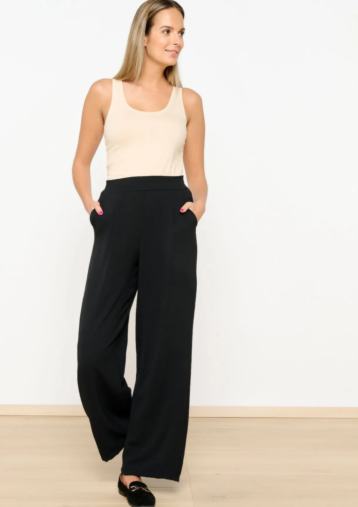 LolaLiza Basic tanktop- Tops En T-Shirts