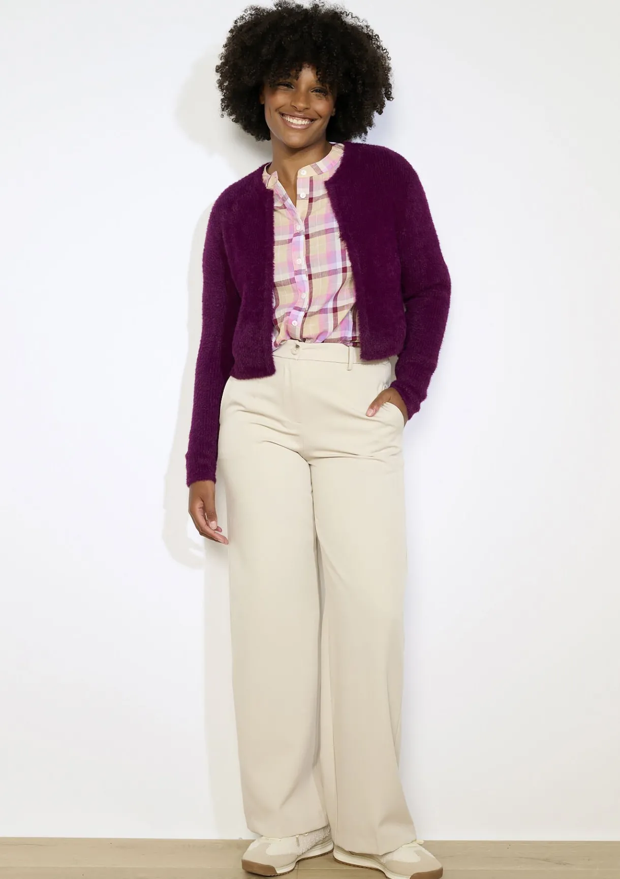 LolaLiza Kort fluffy vestje- Truien En Cardigans