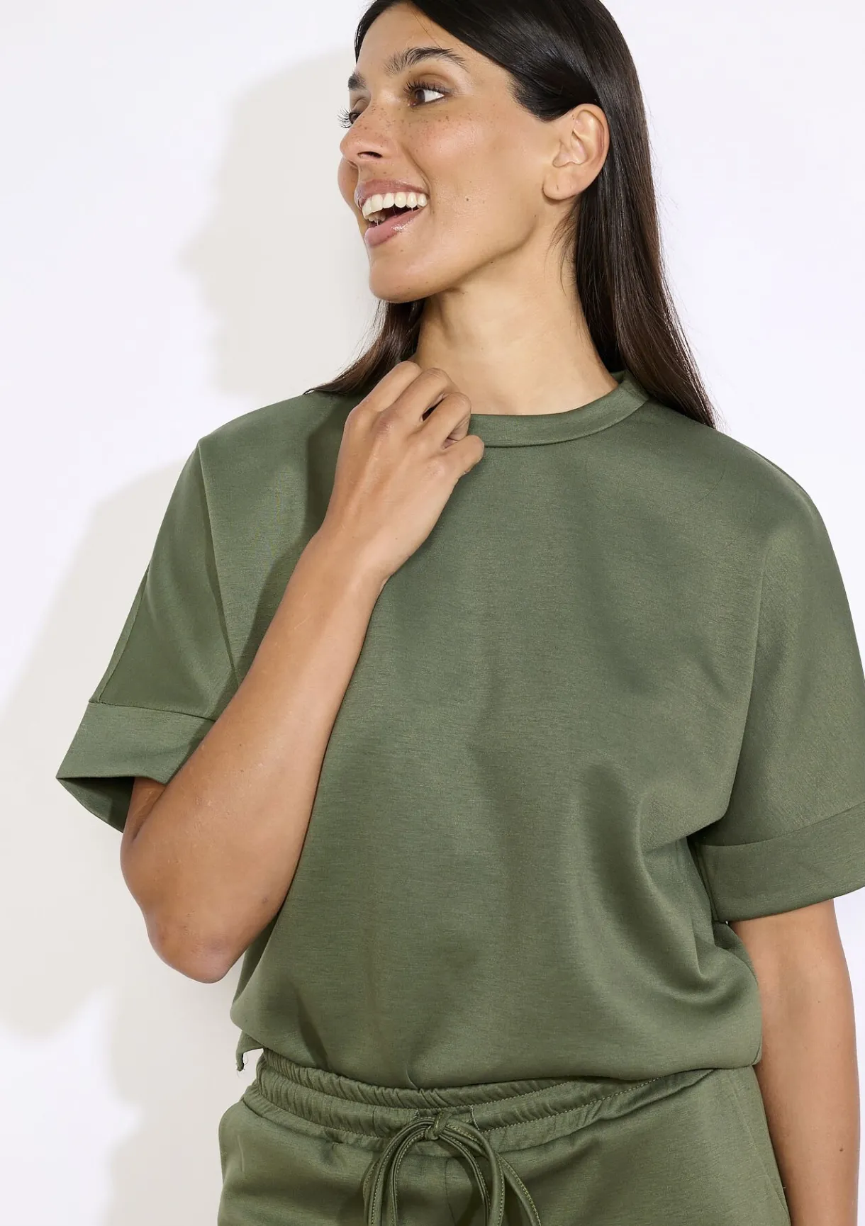 LolaLiza Losvallend jersey T-shirt- Tops En T-Shirts|Loungewear