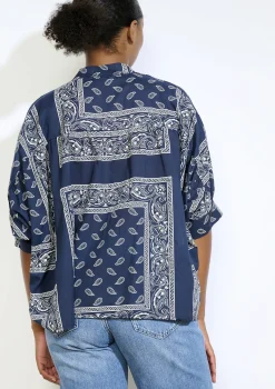 LolaLiza Oversized blouse met bandanaprint- Blouses En Hemden