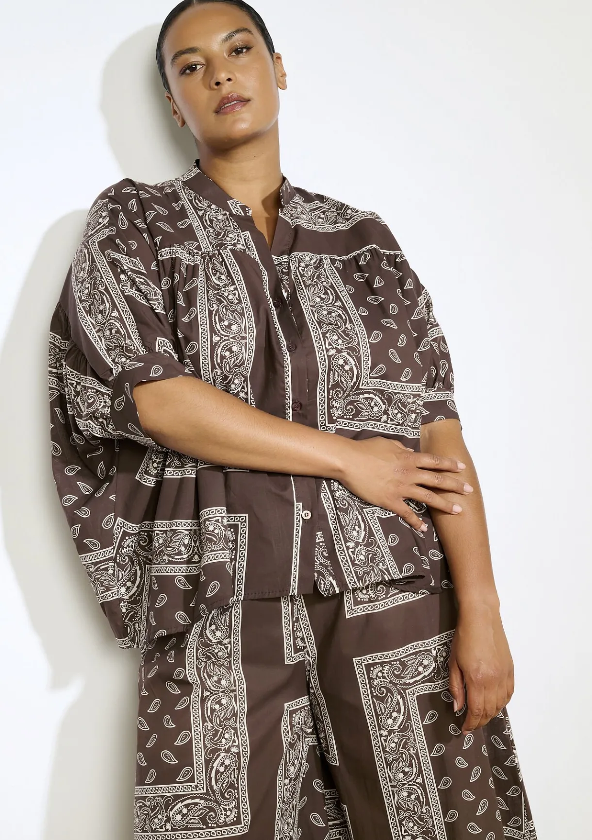 LolaLiza Oversized blouse met bandanaprint- Co-Ord Sets|Blouses En Hemden
