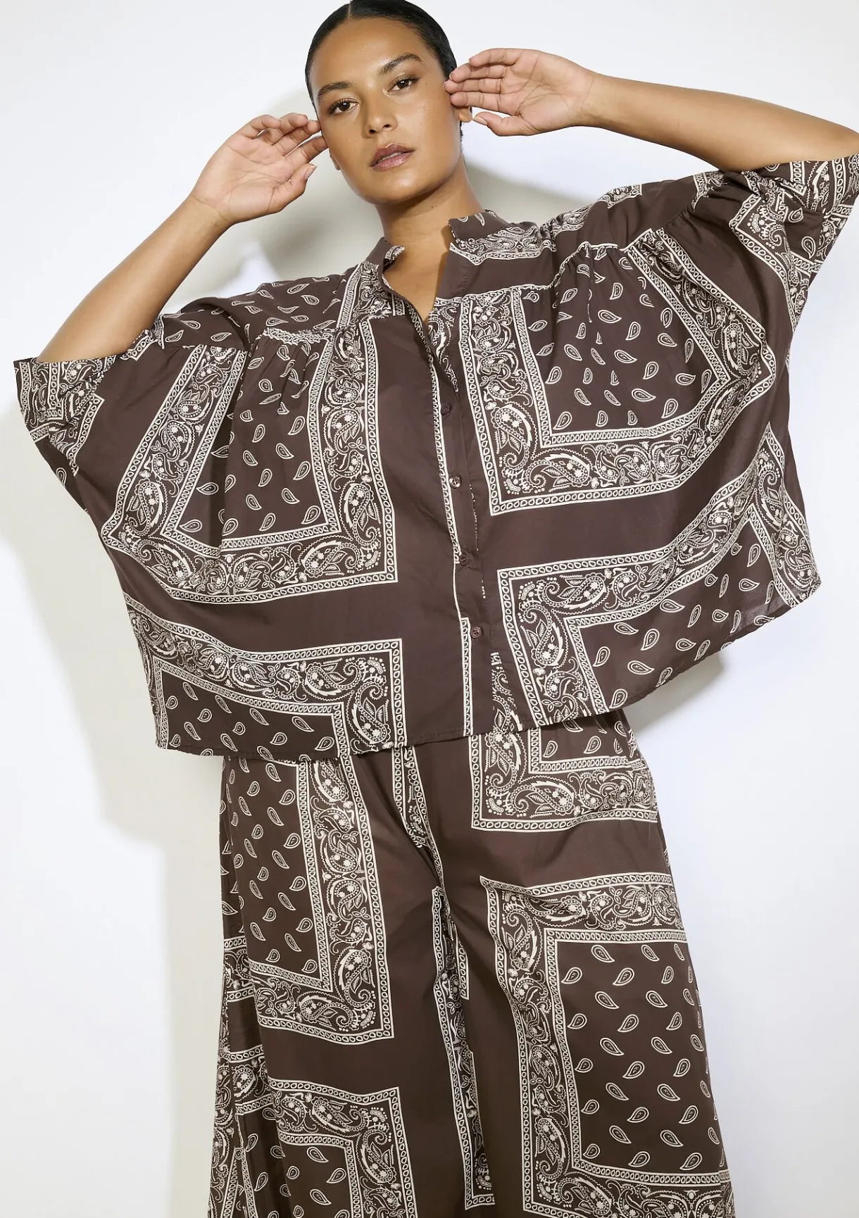 LolaLiza Oversized blouse met bandanaprint- Co-Ord Sets|Blouses En Hemden